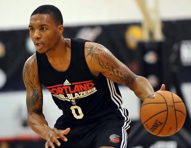 场应变上的 场应变上的