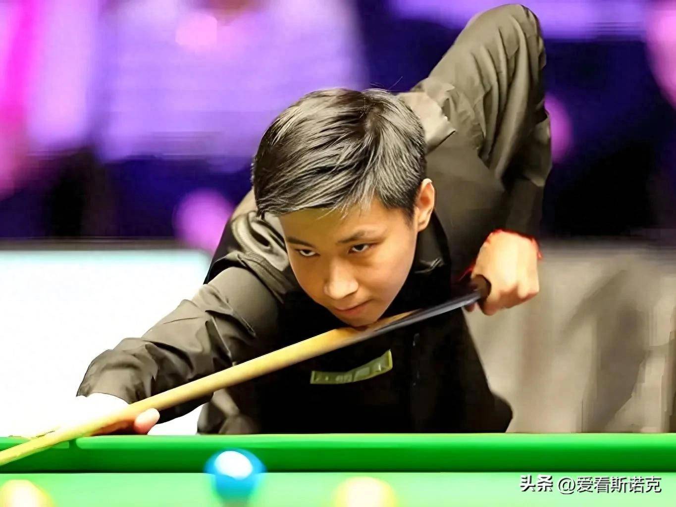 场应变上的 场应变上的